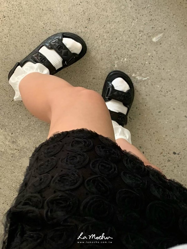 網紗玫瑰花壓紋側拉鍊短褲裙